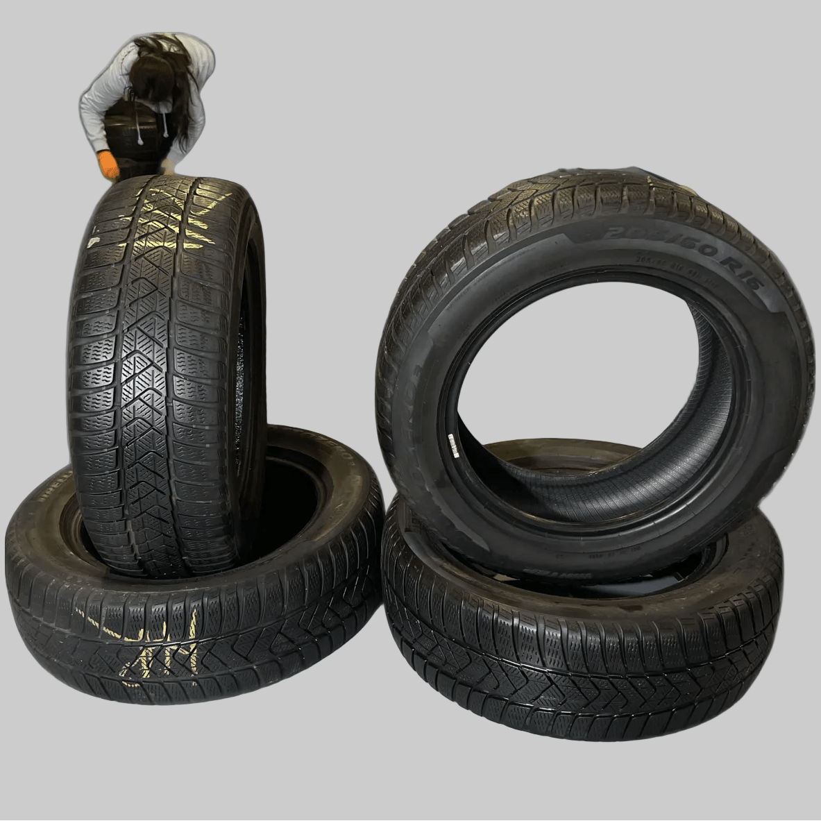 🔥 PIRELLI 205/60 R15 WINTERBANDEN TE KOOP 🔥 - Peelrandbanden