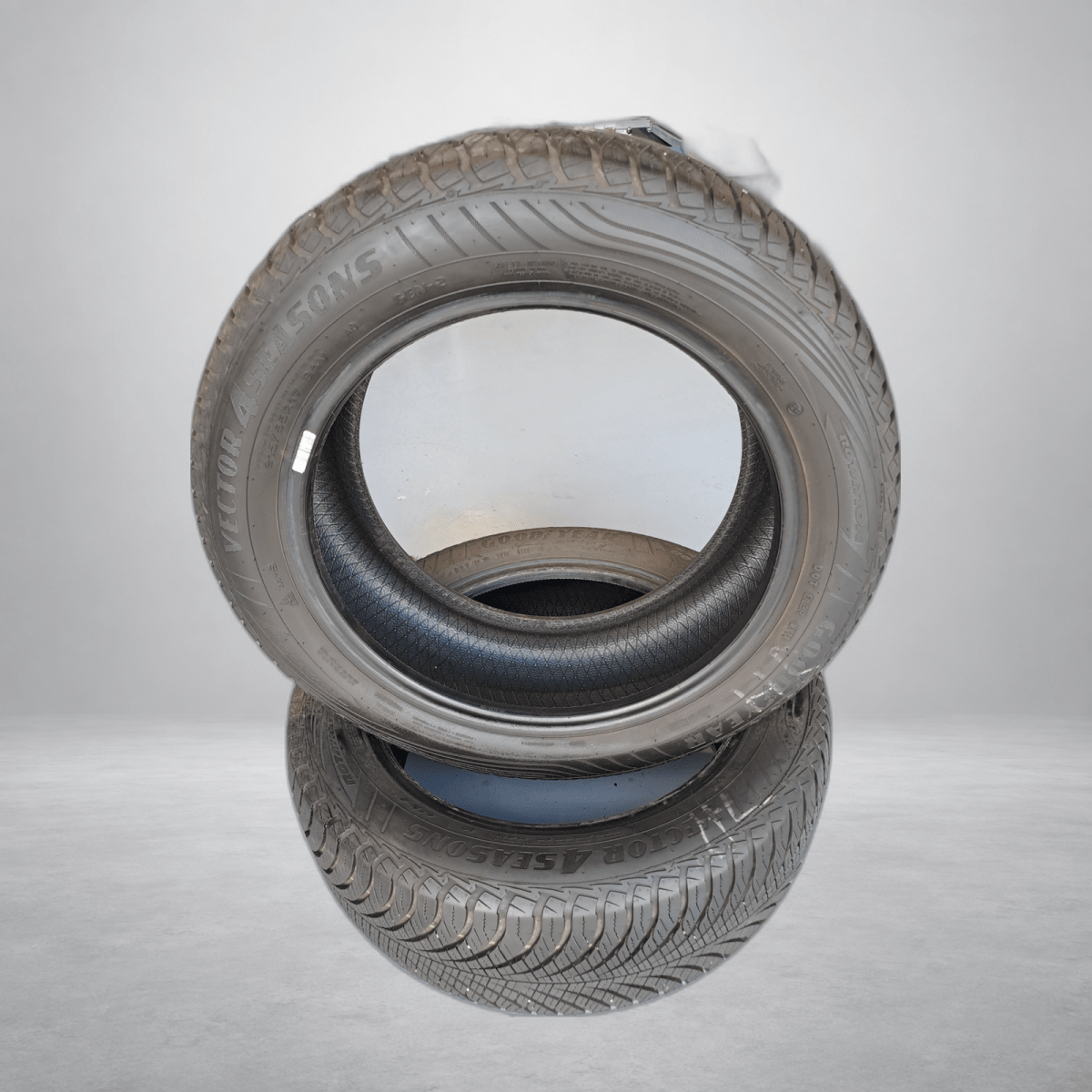 🔥 GOODYEAR 215/55 R17 ALL-SEASON BANDEN TE KOOP 🔥 - Peelrandbanden