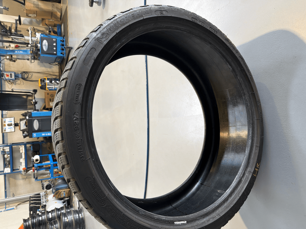 🔥 MICHELIN 235/35 R20 WINTERBANDEN TE KOOP 🔥 - Peelrandbanden