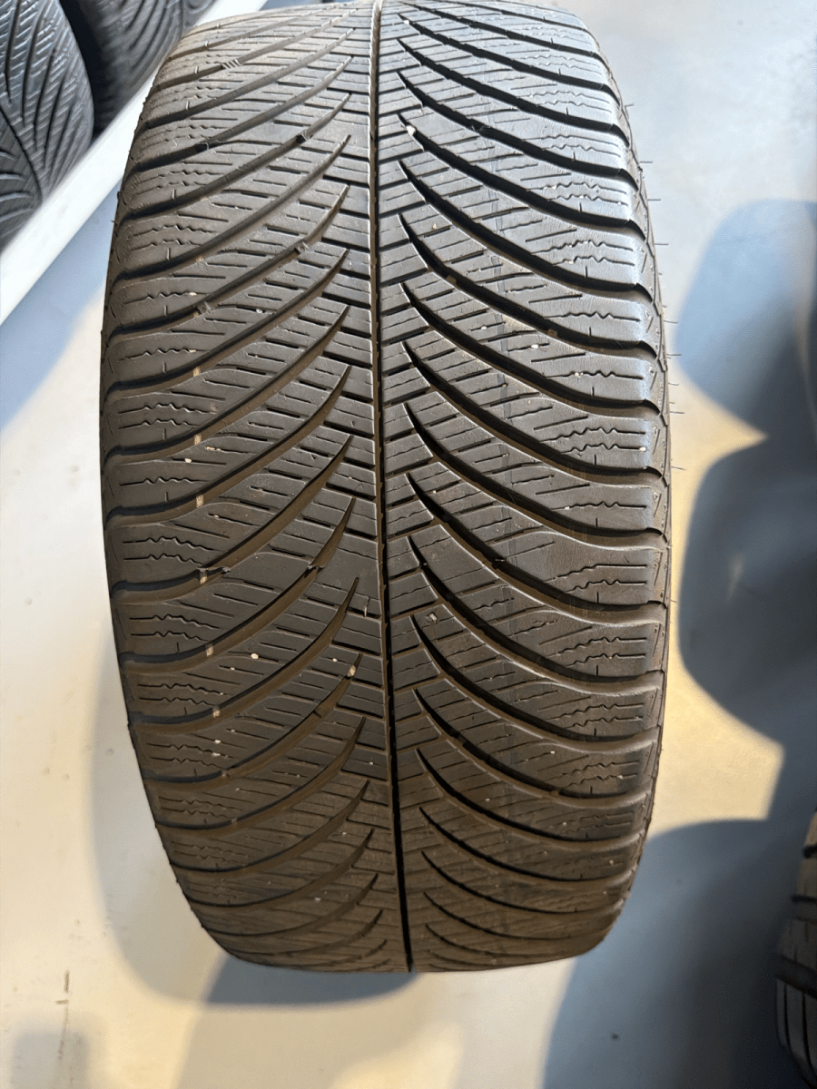 🔥 GOODYEAR 225/45 R17 ALL-SEASON BANDEN TE KOOP 🔥 - Peelrandbanden